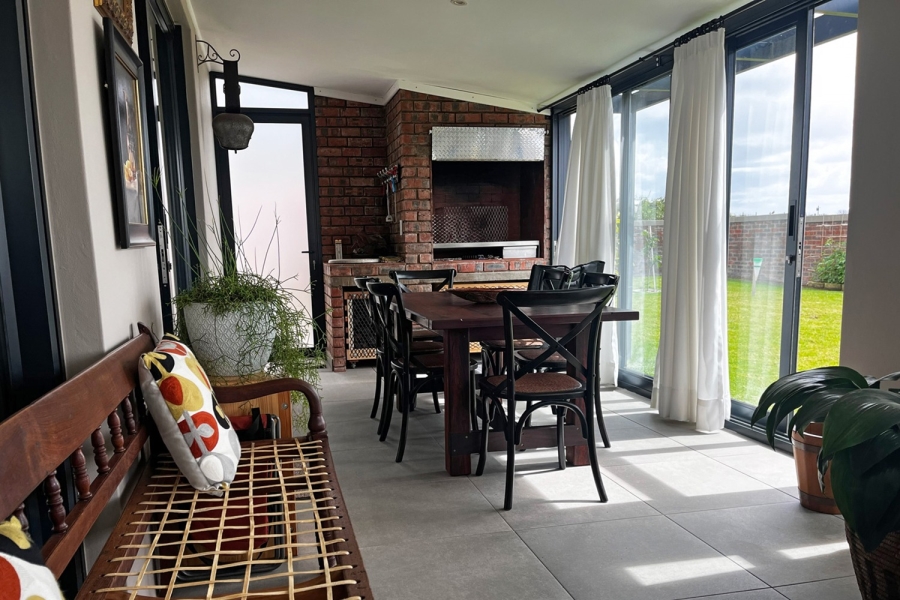 3 Bedroom Property for Sale in Renosterbos Estate Western Cape